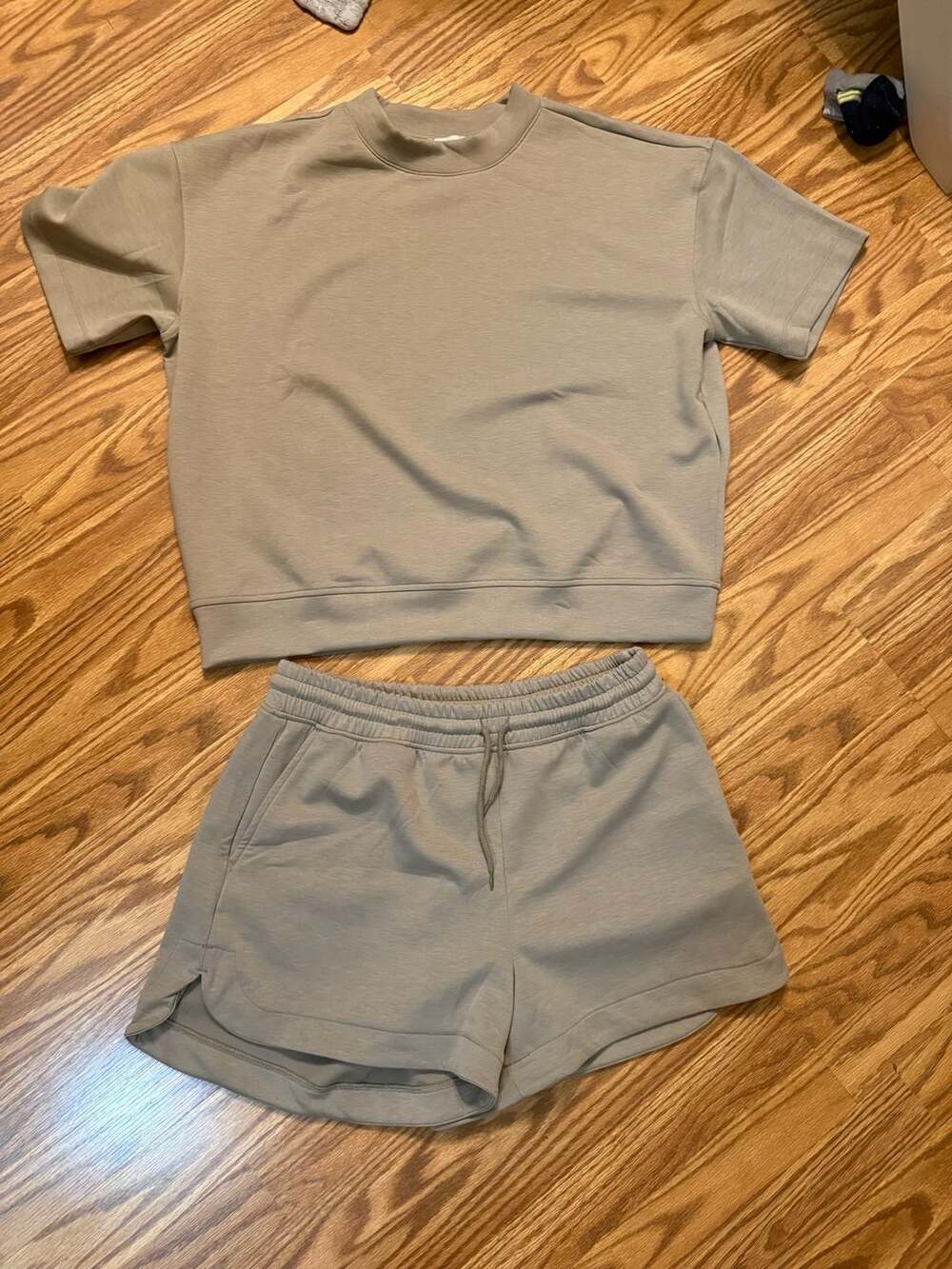 Zenana Set Short Sleeve Mock Neck Top Shorts Size L Taupe